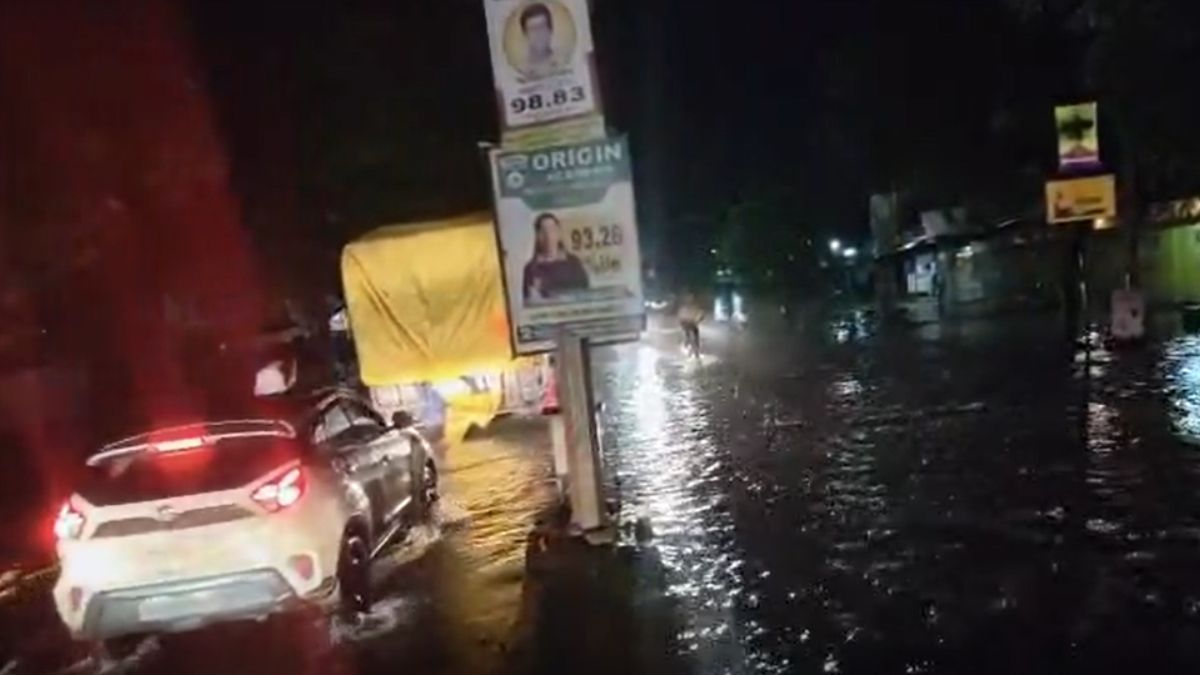 ﻿Bhandara : जिले के तुमसर में बारिश से तालाब बनी सड़कें, नागरिक बेहाल – नगरपरिषद पर लापरवाही का आरोप