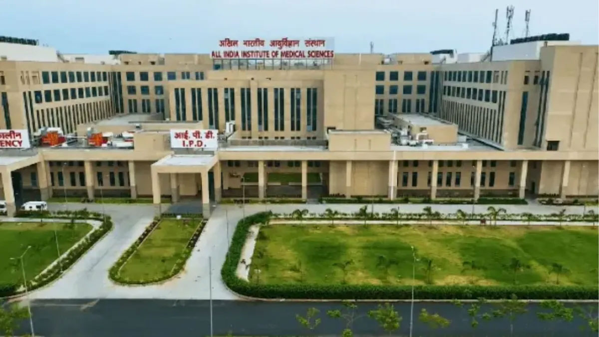 AIIMS नागपुर में रिक्त पदों को लेकर बॉम्बे हाईकोर्ट सख्त, नियुक्य किया अदालत मित्र; दो हफ्तों में सुधारात्मक सुझावों की सूची देने का दिया निर्देश