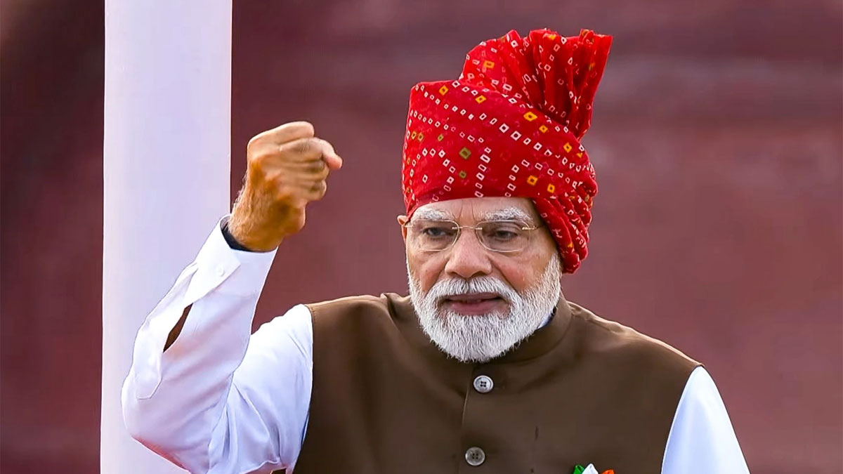 लाल किले से पीएम मोदी का लगातार 13वां ध्वजारोहण, देशवासियों को करीब 76 मिनट तक किया संबोधित; AI, मुफ्त डिजिटल कोचिंग और स्पोर्ट्स टैलेंट हंट समेत कई बड़े ऐलान