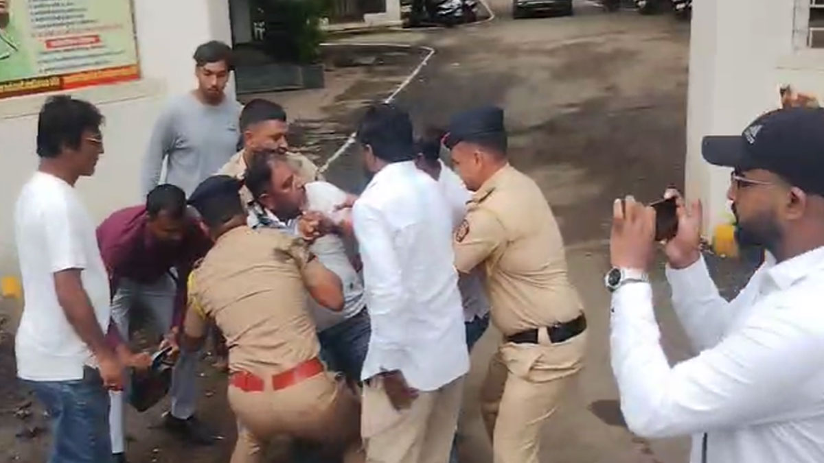 ﻿वर्धा में बकाया बिलों से परेशान ठेकेदार ने पीडब्ल्यूडी कार्यालय के सामने आत्मदाह का किया प्रयास, दुर्भाग्यपूर्ण घटना होने से टली