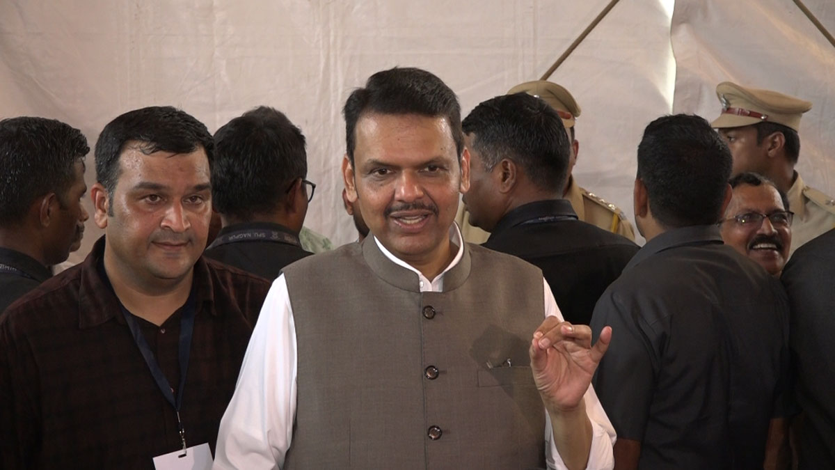 राहुल गांधी के महिला अधिकार वाले बयान पर CM फडणवीस का पलटवार, बोले- ‘खाने के दांत अलग, दिखाने के अलग’