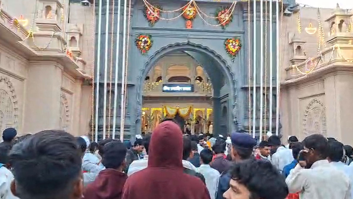 संत श्री गजानन महाराज का 148वा प्रकट दिन आज; शेगांव में उमड़ी भक्तों की भारी भीड़, गण गण गणात बोते के जयघोष से गूंजा परिसर