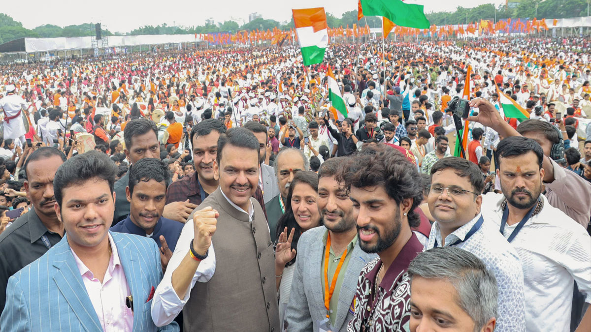 मंथन फॉर युवा अभियान का हुआ समापन, CM फडणवीस बोले- युवाओं के सपनो को मिलेगी नई दिशा; एक साथ 4100 युवाओं ने किया ढोल-ताशा का वादन कर बनाया विश्व रिकॉर्ड