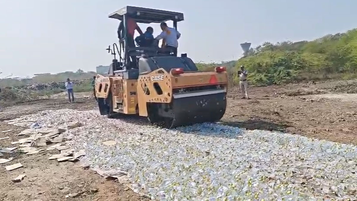 Nagpur: महाराष्ट्र पुलिस रेजिंग सप्ताह, जप्त 37 लाख की अवैध शराब व प्रतिबंधित मांझा नष्ट