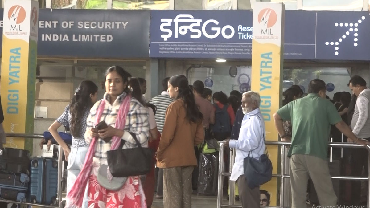 इंडिगो ने एक दिन में रद्द कीं 550 से ज़्यादा उड़ानें, एयरलाइन के 20 साल के इतिहास में हुआ पहली बार, मंत्रालय ने हाई-लेवल जांच करने का लिया फैसला