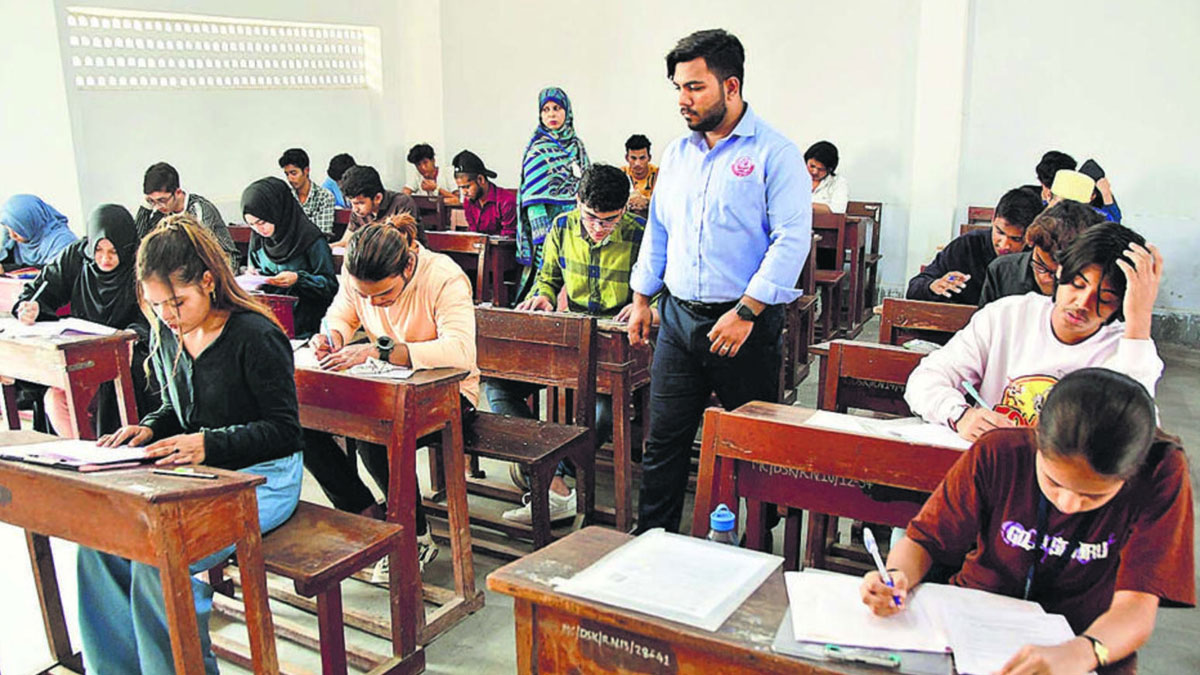 12th Board Exam: आज से परीक्षा शुरू, पहले दिनअंग्रेज़ी का पेपर;  नागपुर में 65,499 विद्यार्थी, 172 परीक्षा केंद्रों पर देंगे परीक्षा