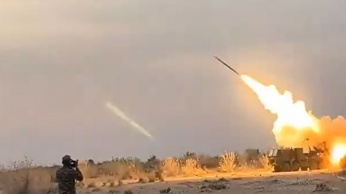 सोलर ग्रुप ने पिनाका एक्सटेंडेड रेंज रॉकेट का किया पहला सफल परीक्षण, 45 किलोमीटर की मारक क्षमता वाले 24 रॉकेटों का परीक्षण