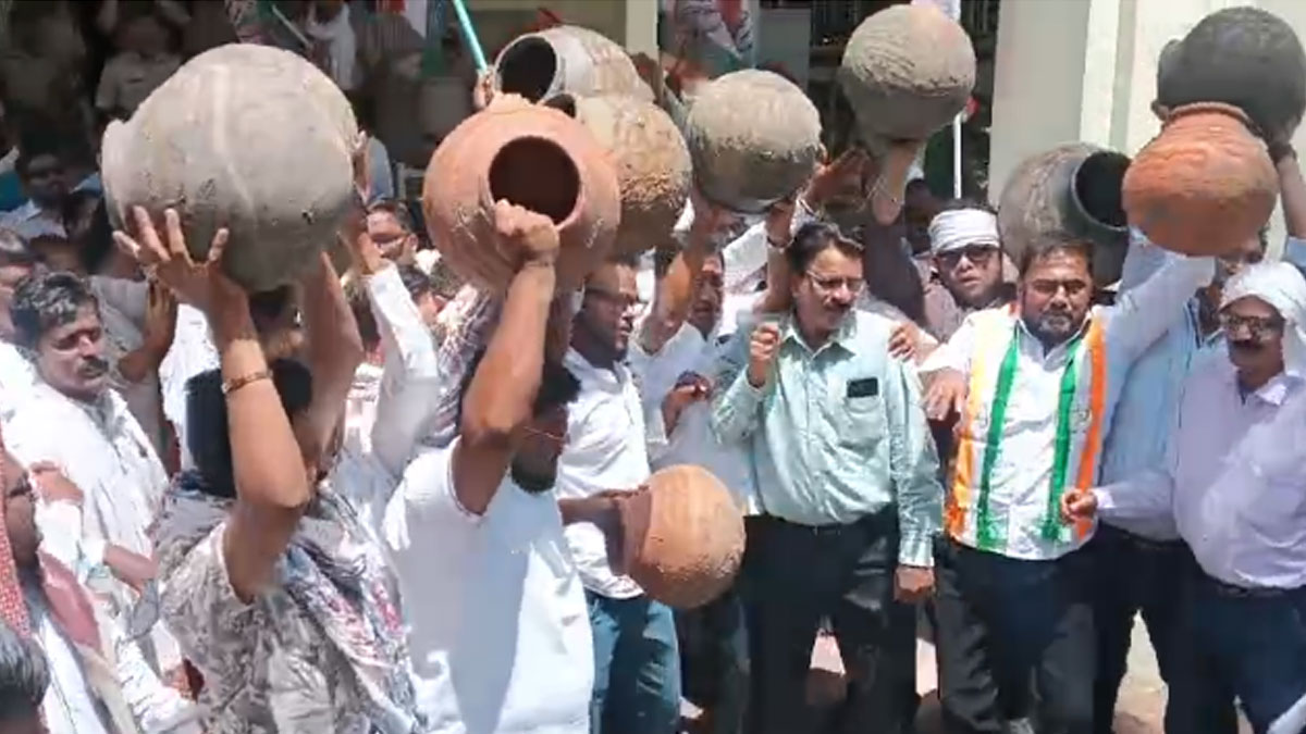 शहर में बढ़ रहा जल संकट; कांग्रेस ने मनपा मुख्यालय के बाहर किया आंदोलन; व्यवस्था सुधारने की दी चेतवानी