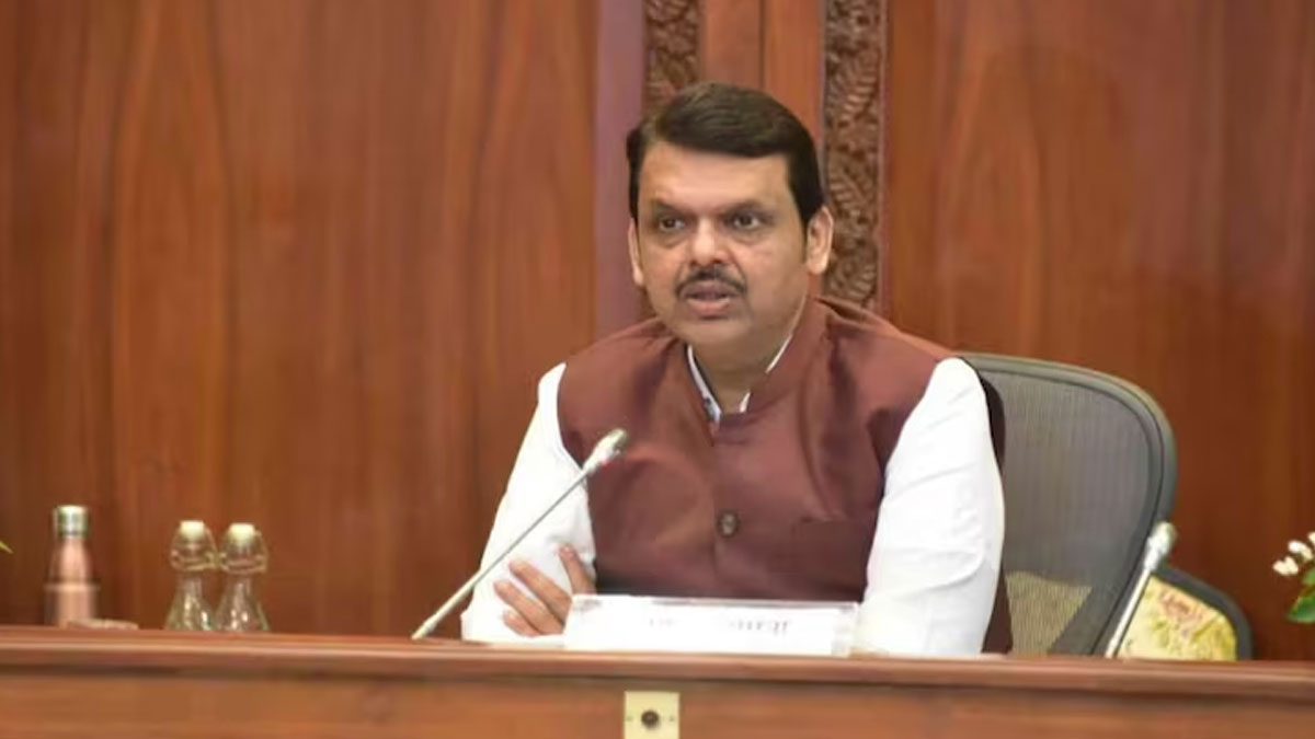 ईंधन संकट पर सीएम देवेंद्र फडणवीस का बड़ा एक्शन, कड़े निर्देश– 'किसानों को मिले डीजल, जमाखोरों पर हो सख्त कार्रवाई'