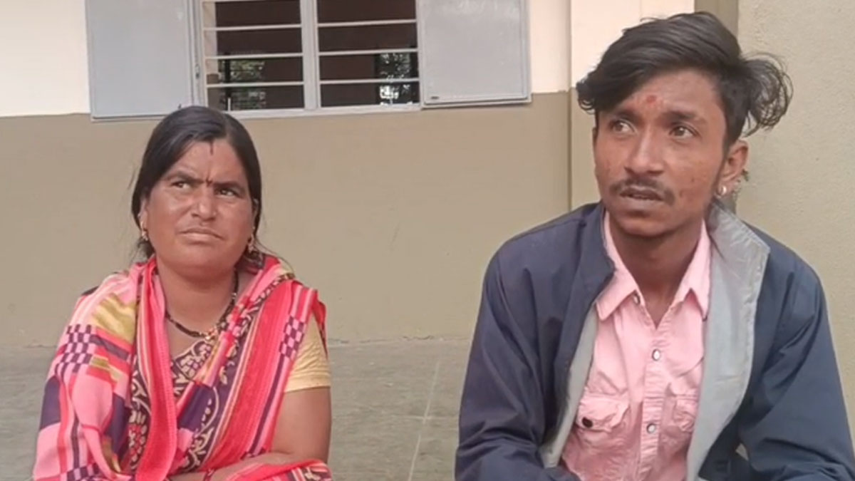 Buldhana: ﻿बुलढाणा में पकड़े गए 2 फर्जी वोटर, फर्जी वोटरों से भरी 2 गाड़ियां आने की सूचना