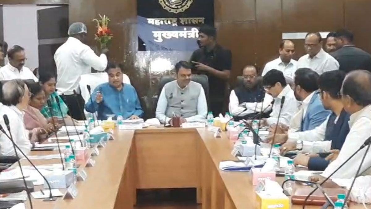 अब हर एक लाख जनसँख्या वाले क्षेत्र में बनेगा बाजार और हॉकर्स जोन, समीक्षा बैठक में मुख्यमंत्री देवेंद्र फडणवीस का मनपा को निर्देश; MSIDC गणेशपेठ एसटी स्टैंड का करेगा पुनर्निर्माण