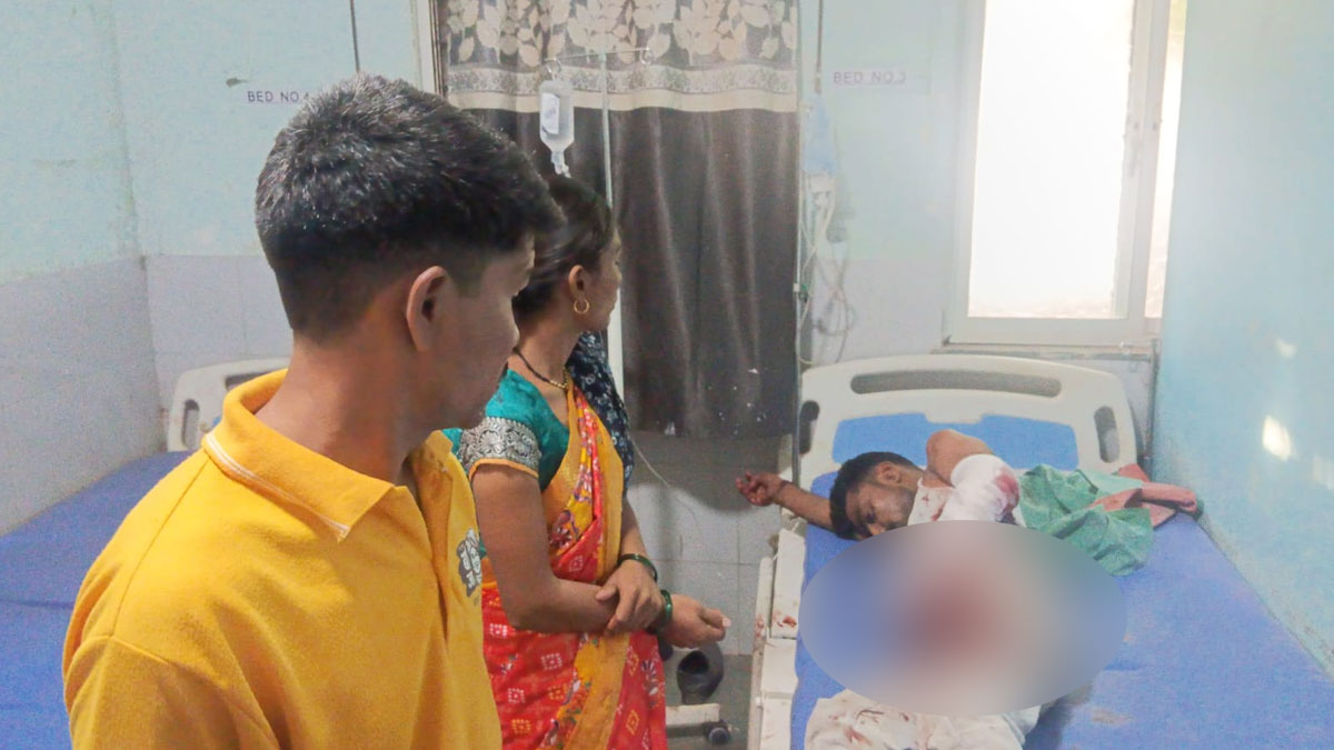 Buldhana: शेगांव रेलवे स्टेशन के पास चलती ट्रेन से गिरकर अकोला का युवक गंभीर घायल, 108 एंबुलेंस की देरी पर उठे सवाल