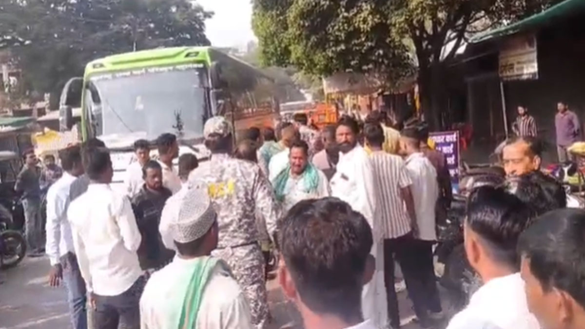 ﻿Akola: अकोट में दो गुटों के बीच मारपीट, वोटिंग के समय इलाके में तनाव