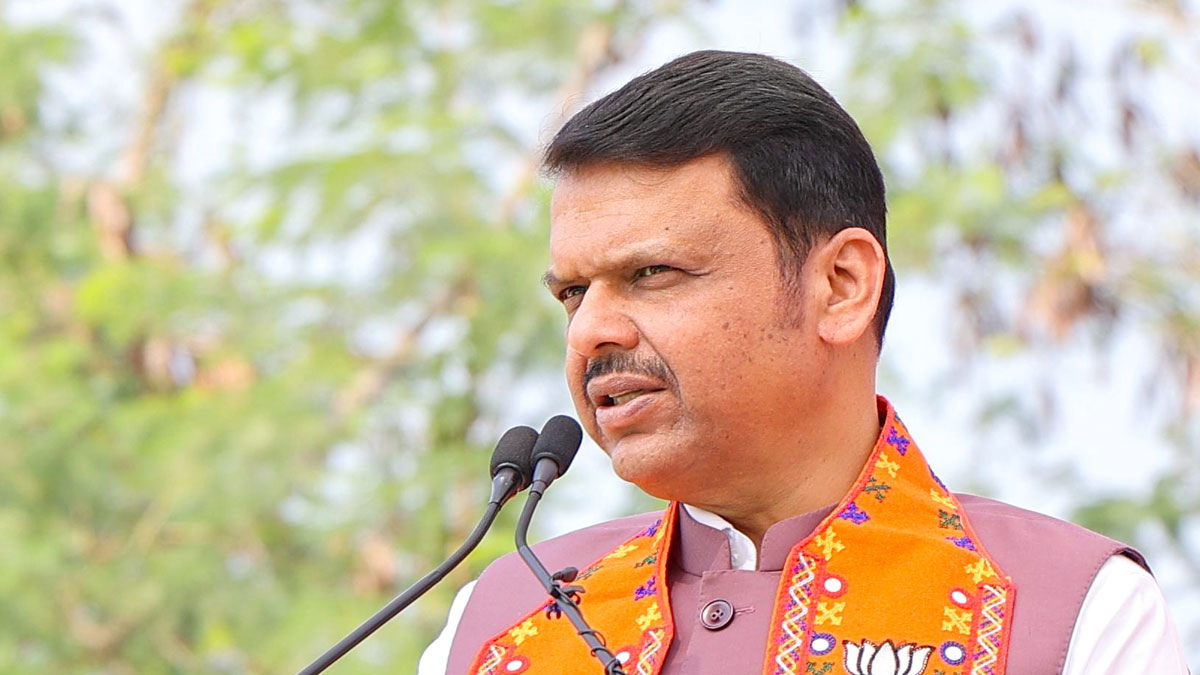 ﻿मुख्यमंत्री देवेंद्र फडणवीस भद्रावती की जनता को दिया आश्वासन, कहा - 2 तारीख को दीजिए कमल का साथ, अगले पांच साल हम रखेंगे आपका ख्याल