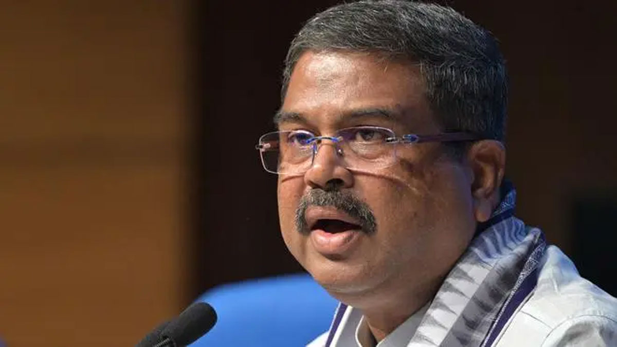 'सरकार को झुकाकर ही दम लिया', धर्मेंद्र प्रधान के इस्तीफे पर जश्न; दीपके का बड़ा दावा, कांग्रेस ने कहा- मोदी सरकार की उलटी गिनती शुरू
