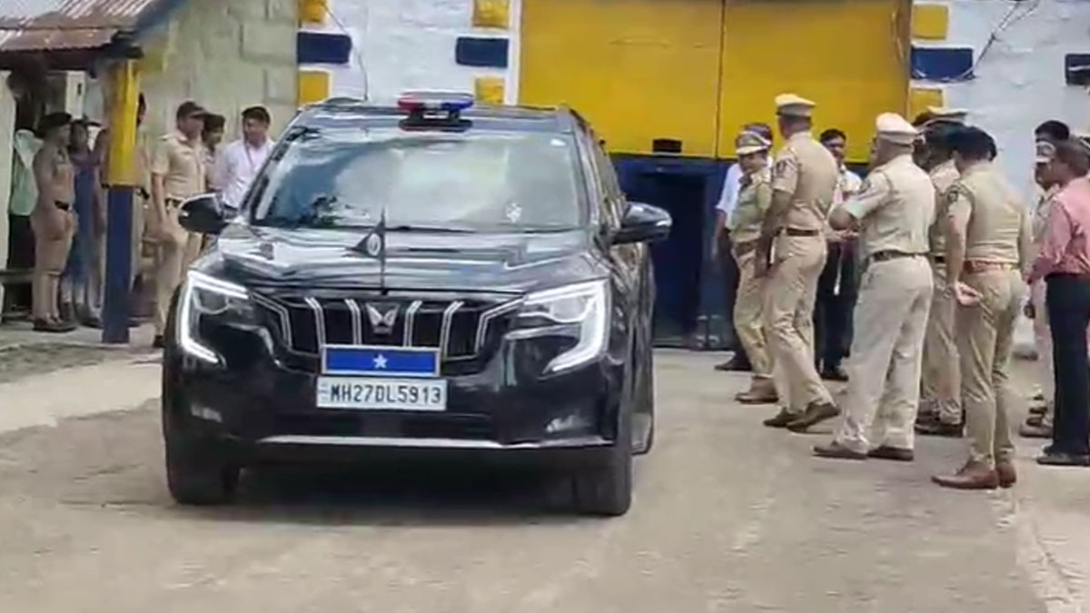 Amravati: ﻿अमरावती जेल में फिर कैदियों के पास मिले दो मोबाइल फोन, खुलासे के बाद पुलिस आयुक्त, जेल अधीक्षक की बैठक