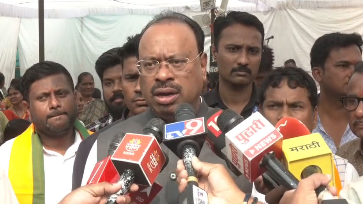 नेताओं ने कार्यकर्ताओं को मजधार में छोड़ा, चंद्रशेखर बावनकुले ने कांग्रेस पर बोला हमला; राज्य भर में सरकार बांटेगी संविधान की प्रति