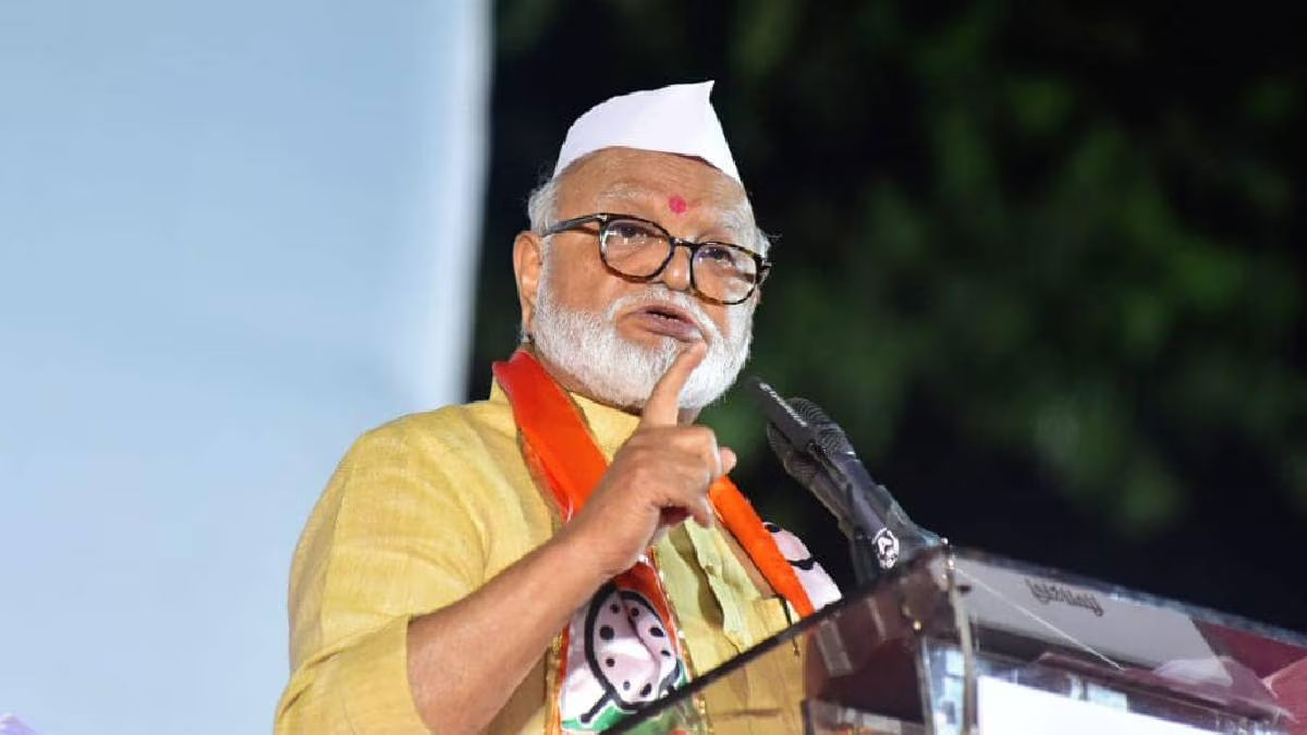 छगन भुजबळ के हेलीकॉप्टर की 'रॉन्ग लैंडिंग': पायलट की बड़ी चूक से मची अफरातफरी, टला बड़ा हादसा