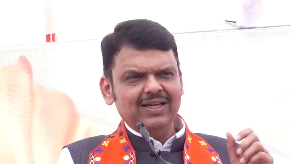 ﻿धारणी की जनसभा में मुख्यमंत्री देवेंद्र फडणवीस ने की कई बड़ी घोषणाएँ, मविआ पर जोरदार हमला करते हुए की भाजपा उम्मीदवारों को जीताने की अपील