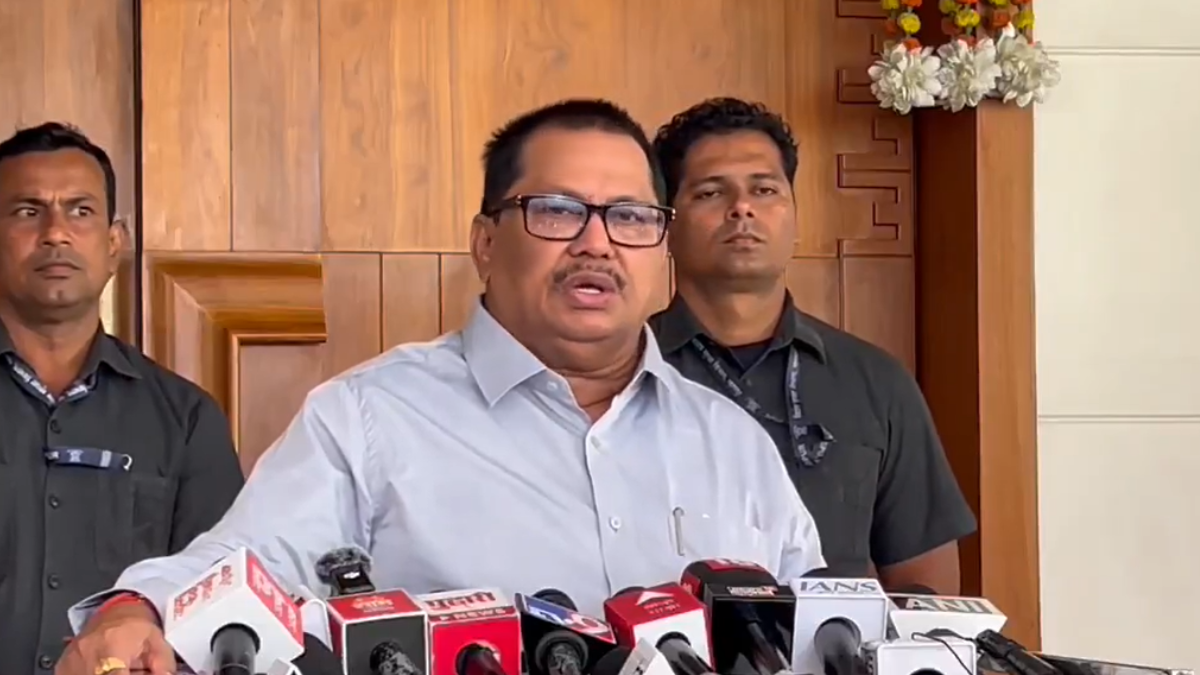 शिवसेना पार्टी के मुद्दे पर फिर टली सुनवाई, वडेट्टीवार ने कहा - देश संविधान और कानून से चल रहा है यह दिखाने का यह सुनेहरा अवसर