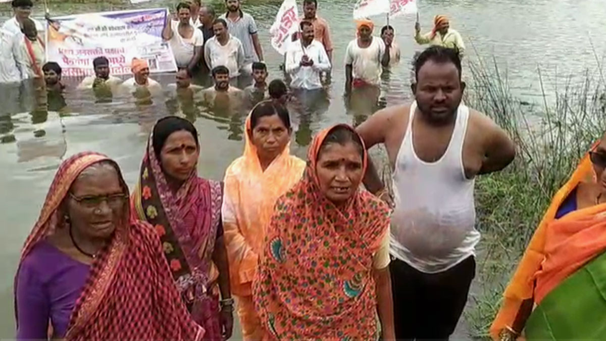 Yavatmal: सड़क की मांग को लेकर ग्रामीणों का जलसमाधि आंदोलन, प्रशासन के लिखित आश्वासन के बाद वापस लिया वापस