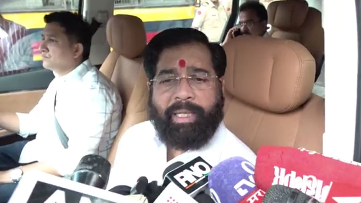 ईंधन बचत की मुहिम: पीएम मोदी की अपील पर एकनाथ शिंदे का बड़ा फैसला, अब इलेक्ट्रिक कार से चलेंगे उपमुख्यमंत्री