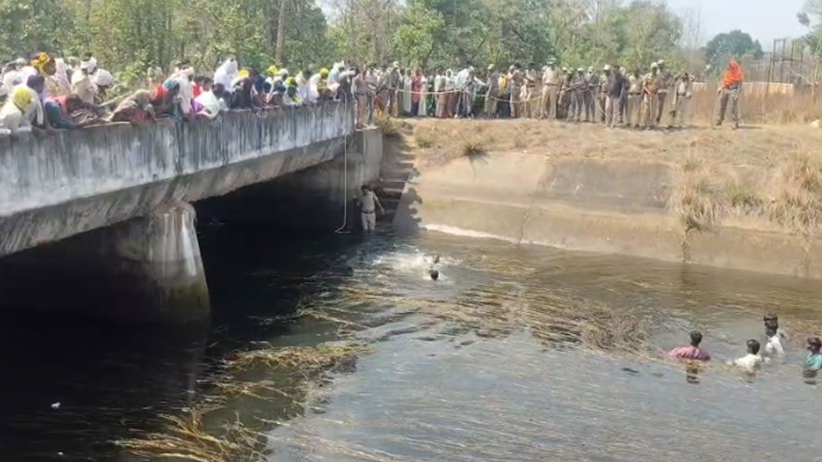 Bhandara: बावनथडी बांध के नहर में उतरे आदिवासी, पानी रोककर सरकार के खिलाफ खोला मोर्चा