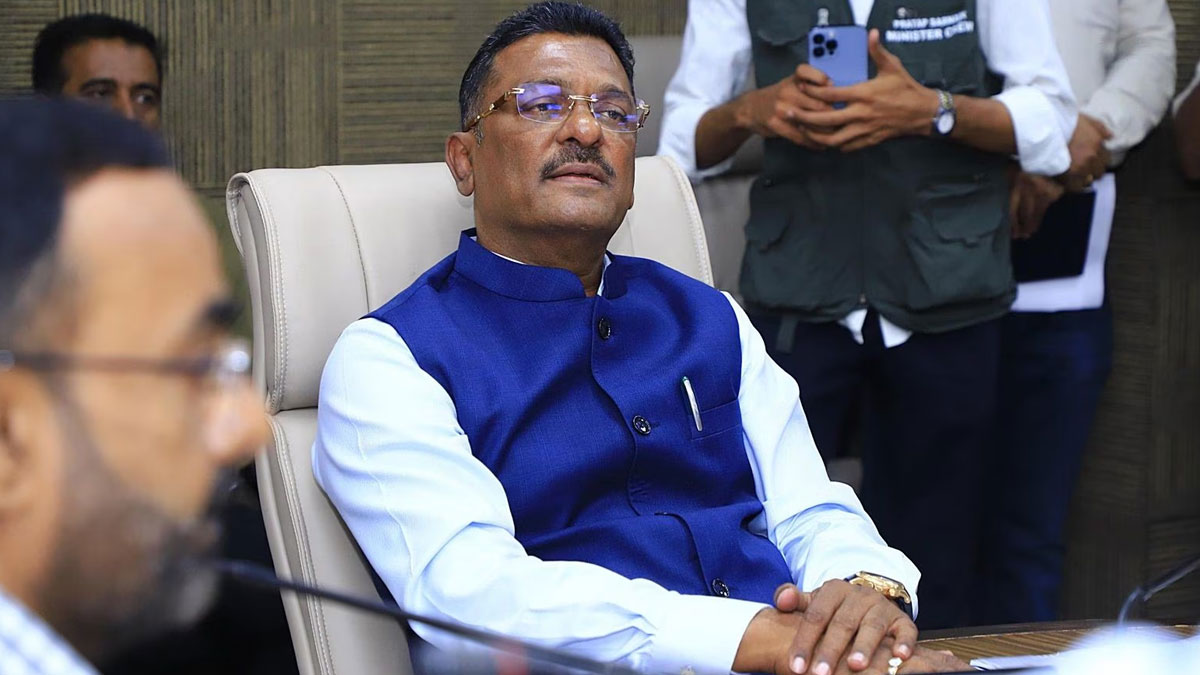 दीपावली के पहले नागरिकों को बड़ी राहत, एसटी के किराए में नहीं होगी वृद्धि; मंत्री प्रताप सरनाईक ने की घोषणा