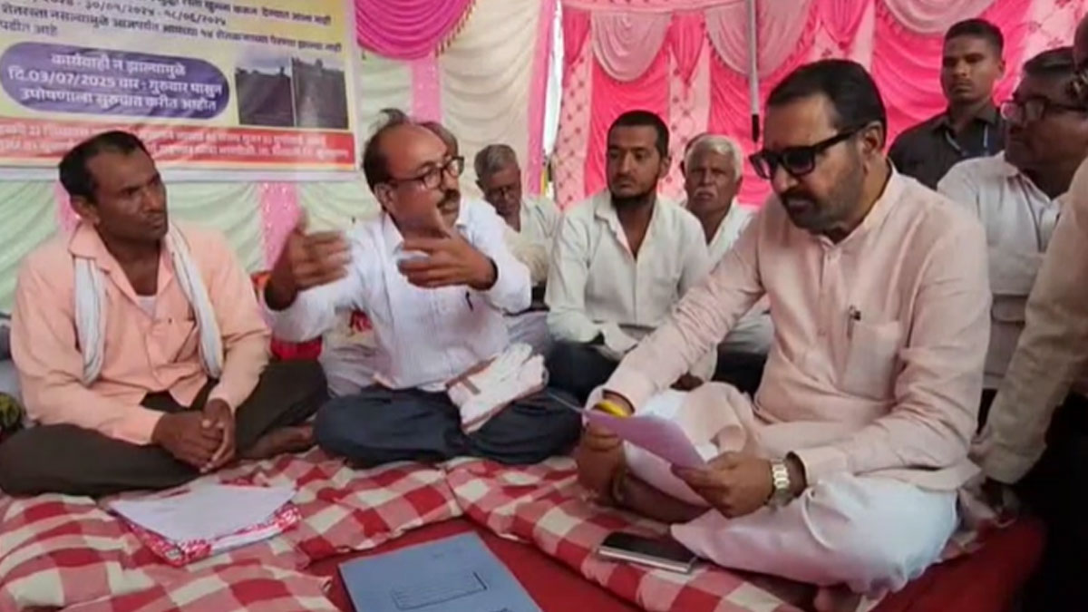 ﻿धोत्रा ​​भनगोजी में किसानों की भूख हड़ताल पांचवें दिन भी जारी, केंद्रीय मंत्री के आदेश देने के बाद भी नहीं खुली सड़क
