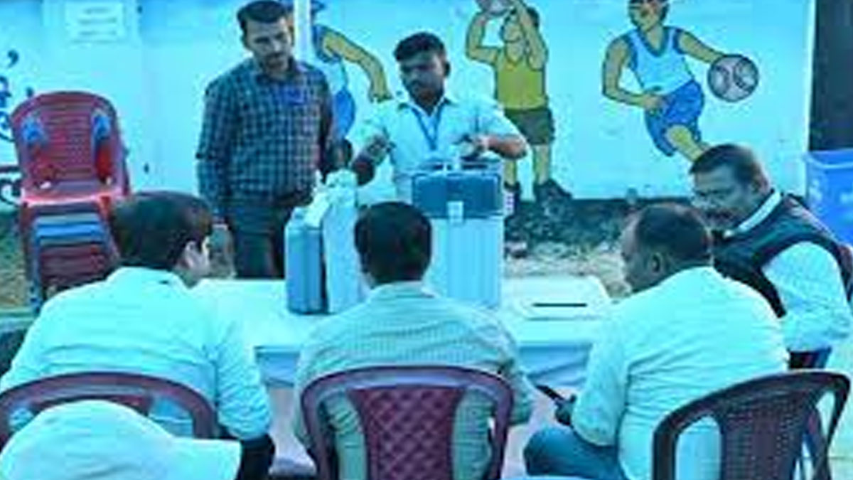 मनपा चुनाव के लिए प्रशासन पूरी तरह तैयार; सुरक्षा और तकनीकी इंतज़ाम पुख्ता, दोपहर तक परिणाम की संभावना
