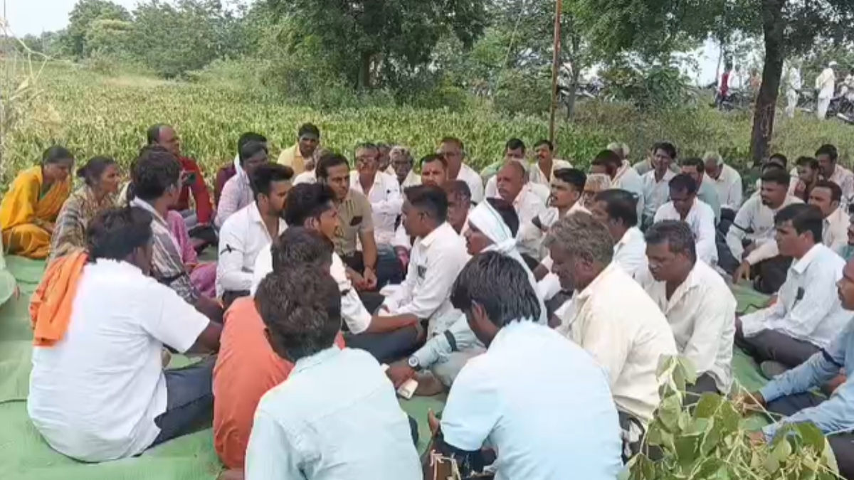 Akola: ﻿बांध पर किसानों का विरोध; 200 मीटर तक पहुंचने के बावजूद किसानों से बात किए बिना कलेक्टर वापस लौटे, किसानों में नाराजगी